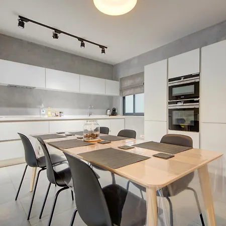 Modern Apartment Marsaxlokk