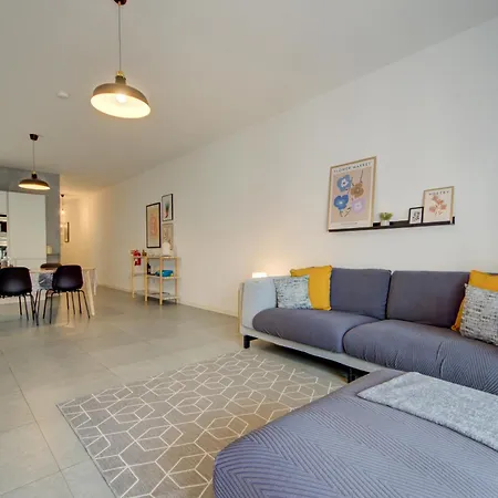 Modern * Marsaxlokk